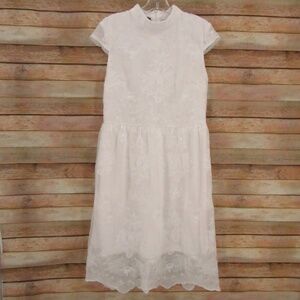 Elly Bazaar White Mock Neck Short Sleeve Embroidered Dress L